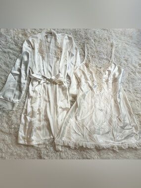 Linea Donatella Bride Bridal Set Beaded Pearl Lace Satin Robe Chemise White M